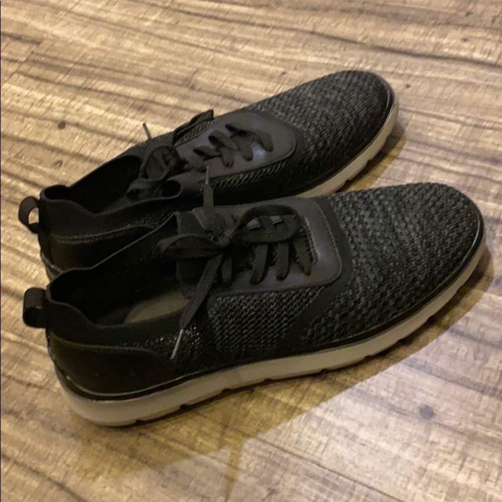 Bass tennis shoes